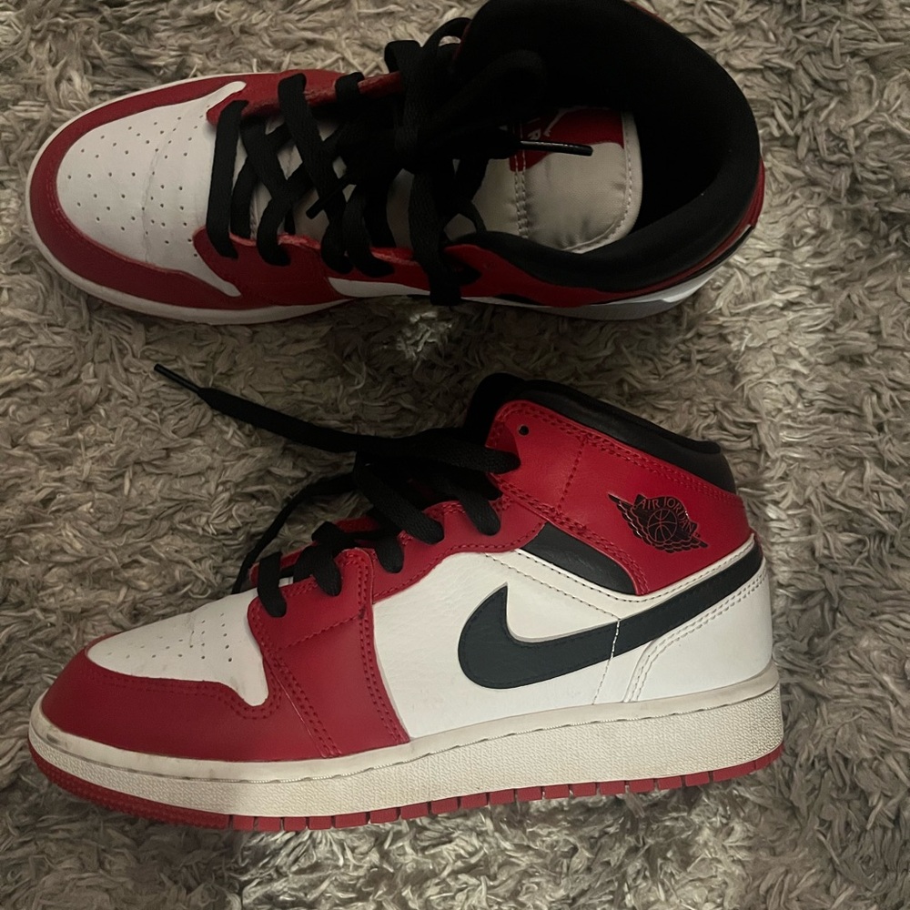 Nike air mid Jordan’s